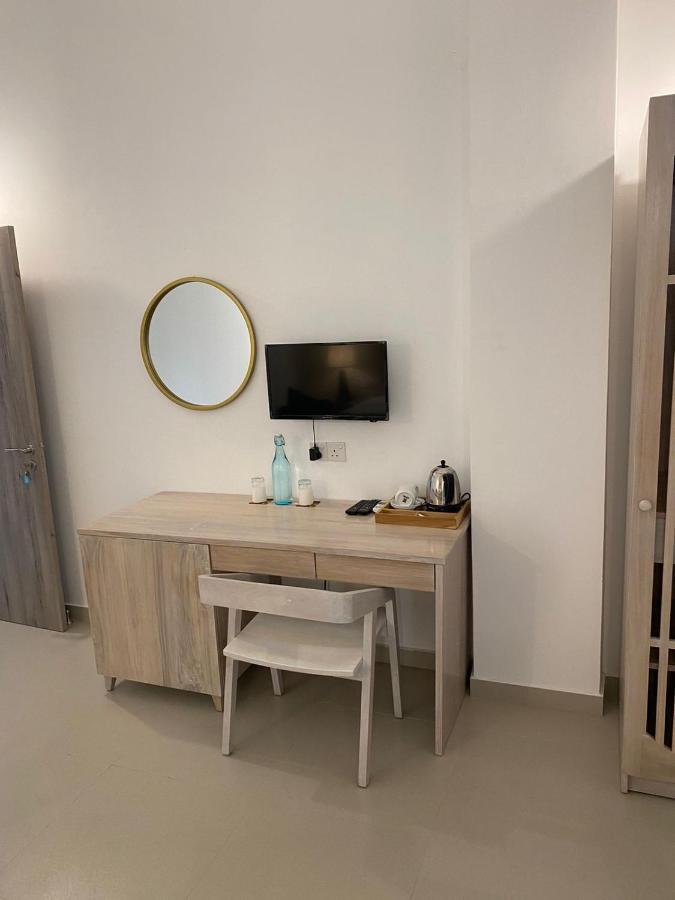 Hotel Oviya Vavuniya Kültér fotó