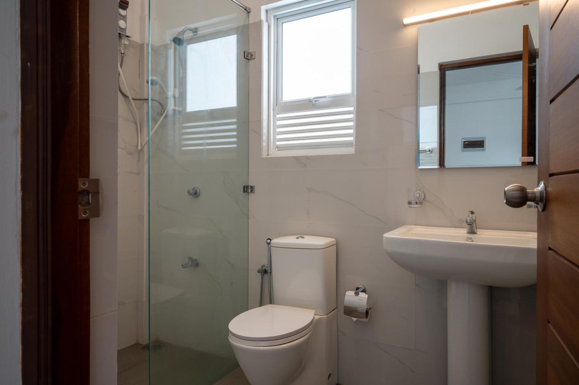 Hotel Oviya Vavuniya Kültér fotó