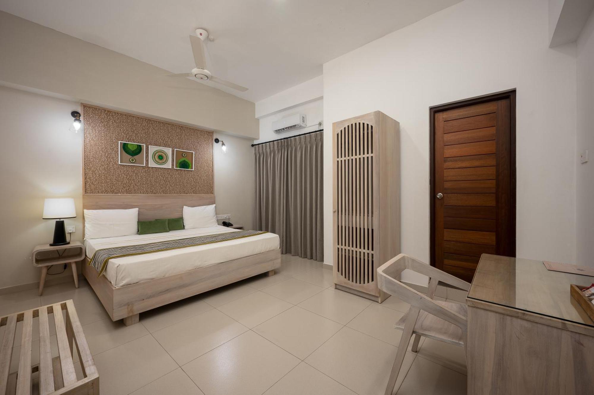 Hotel Oviya Vavuniya Kültér fotó