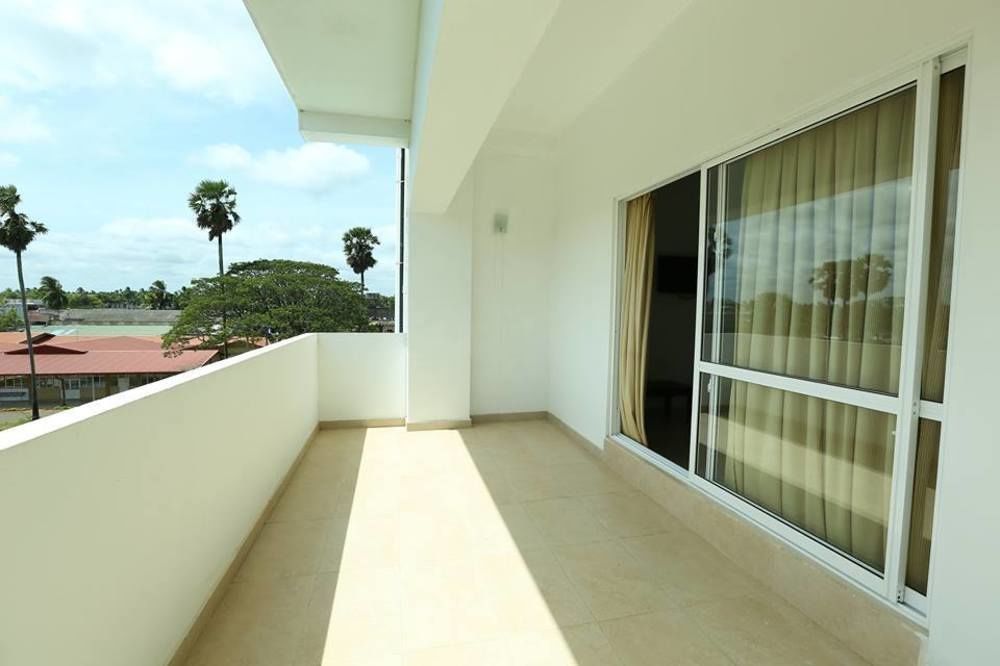 Hotel Oviya Vavuniya Kültér fotó