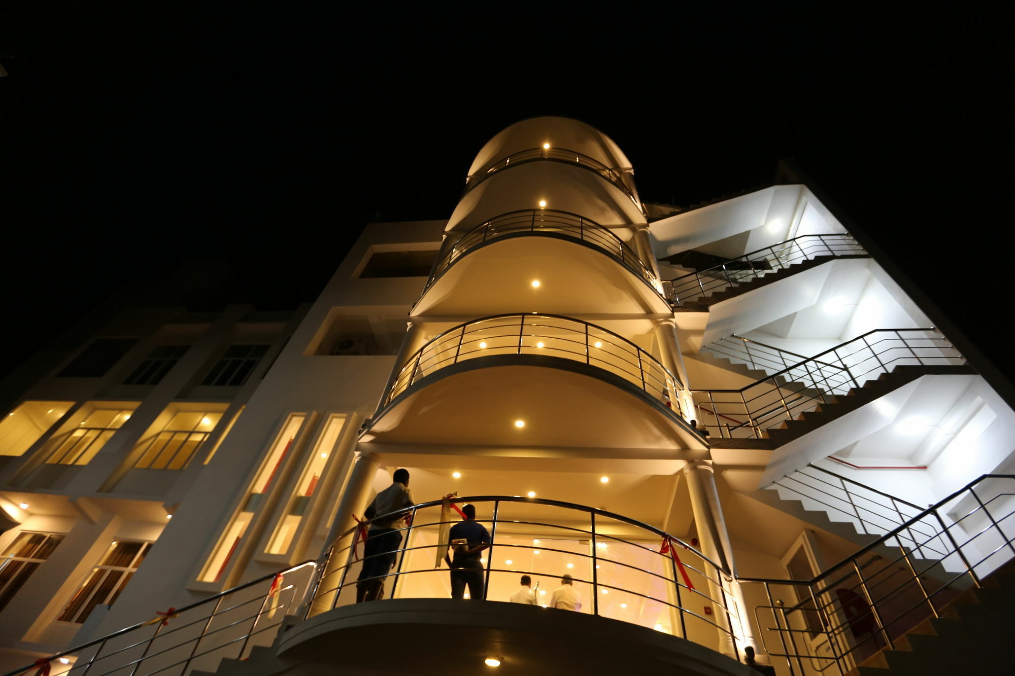 Hotel Oviya Vavuniya Kültér fotó