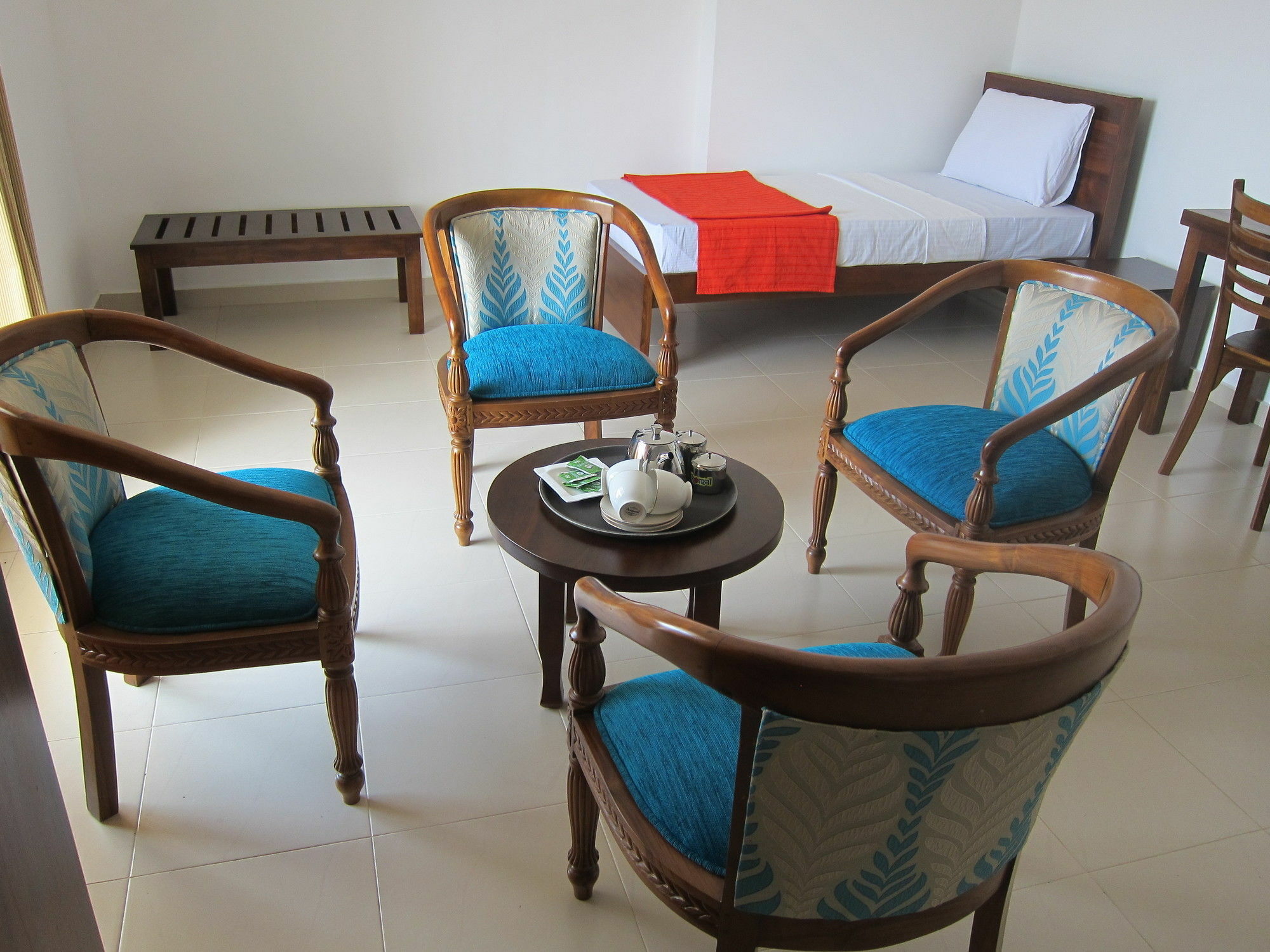 Hotel Oviya Vavuniya Kültér fotó